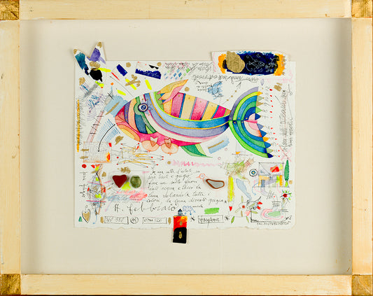 In un notte d'estate un pesce triste e grigio fece un salto fuori dall'acqua